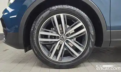 Volkswagen Tiguan 2022 2.0 Автомат в Москве № 168818, миниатюра 5