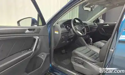 Volkswagen Tiguan 2022 2.0 Автомат в Москве № 168818, миниатюра 10