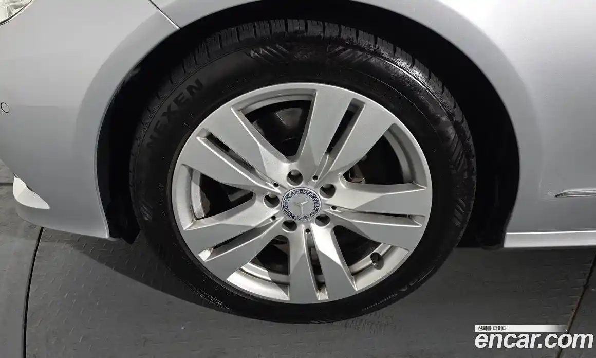 Mercedes-Benz E-Class 2010 3.5 Автомат в Москве № 191808, фото 5