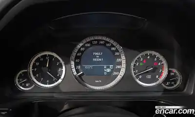 Mercedes-Benz E-Class 2010 3.5 Автомат в Москве № 191808, миниатюра 8