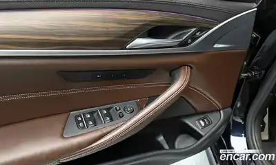 BMW 5-Series 2018 2.0 Автомат в Москве № 193372, миниатюра 11