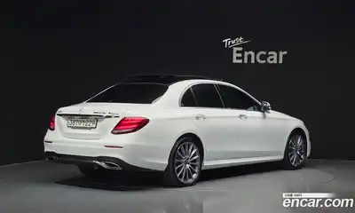 Mercedes-Benz E-Class 2020 2.0 Автомат в Москве № 194398, миниатюра 2