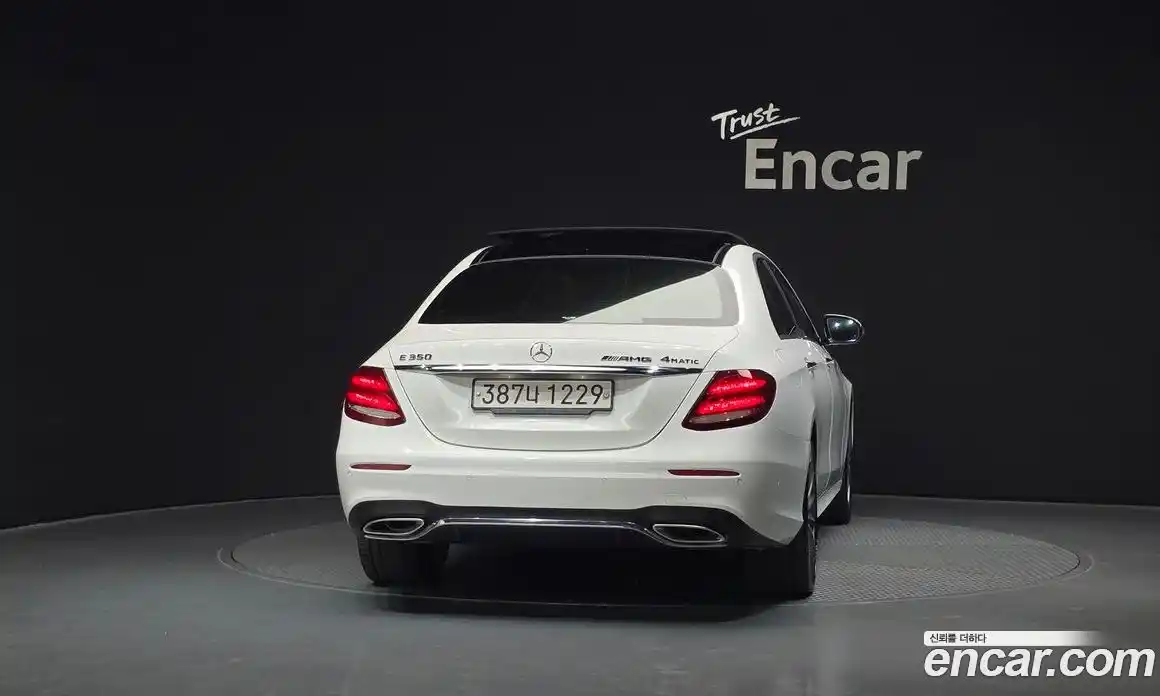 Mercedes-Benz E-Class 2020 2.0 Автомат в Москве № 194398, фото 4