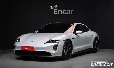 Porsche Taycan, 2022