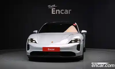 Porsche Taycan 2022 0.1 Автомат в Москве № 197298, миниатюра 3