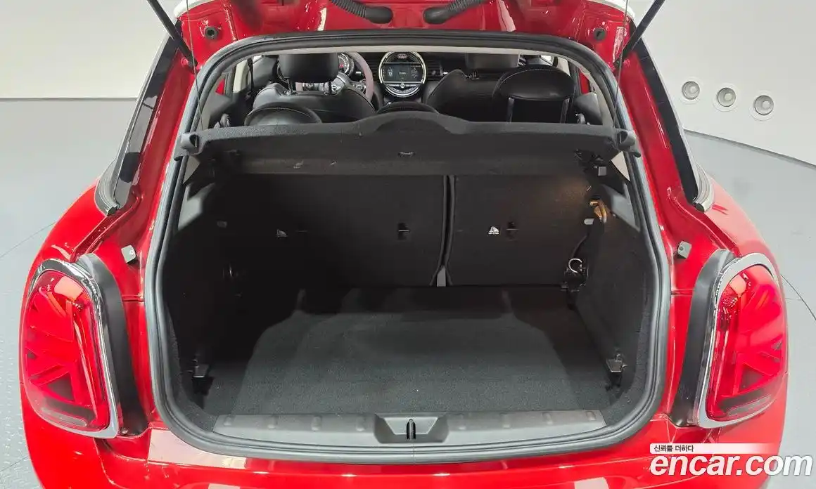 Mini Cooper 2018 1.5 Автомат в Москве № 198443, фото 20