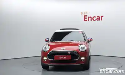Mini Cooper 2018 1.5 Автомат в Москве № 198443, миниатюра 3