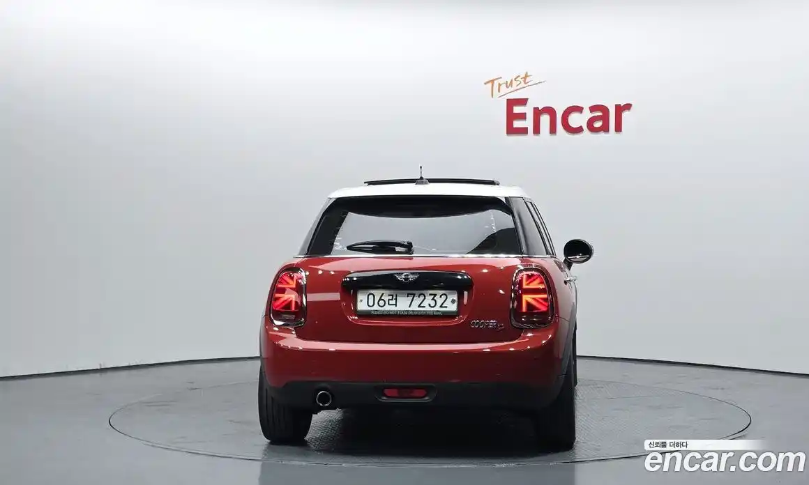 Mini Cooper 2018 1.5 Автомат в Москве № 198443, фото 4