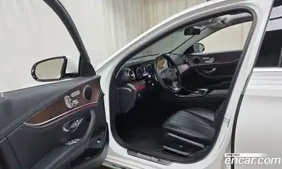Mercedes-Benz E-Class 2017 2.0 Автомат в Москве № 212244, миниатюра 12