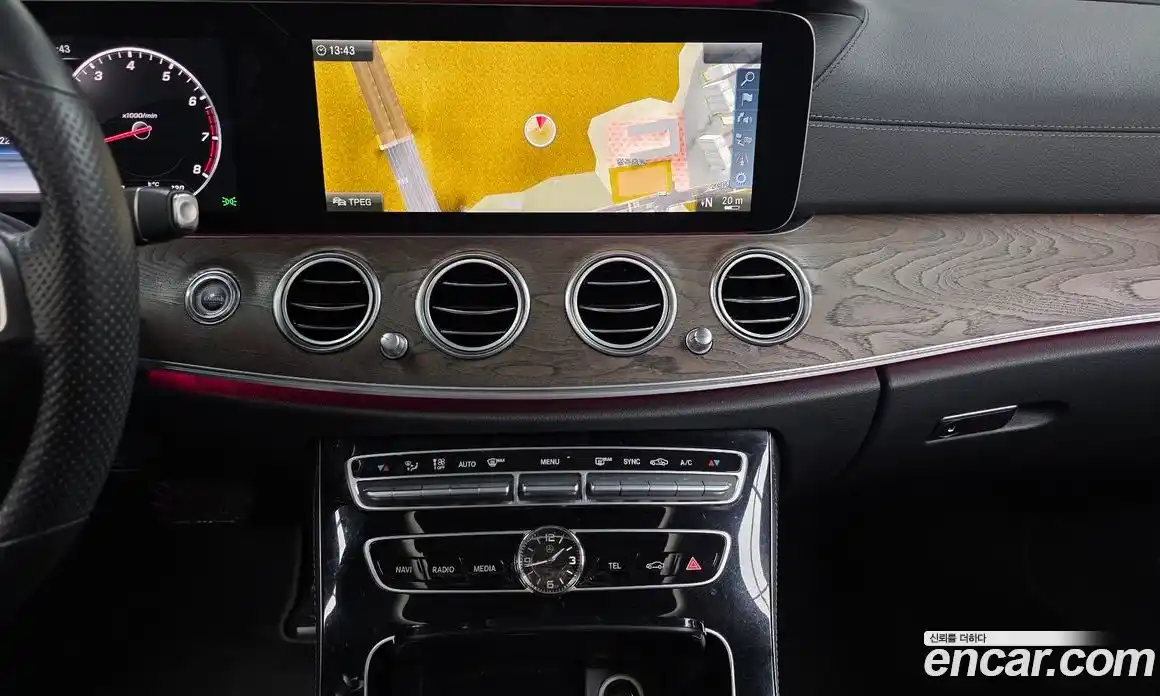 Mercedes-Benz E-Class 2017 2.0 Автомат в Москве № 212244, фото 15