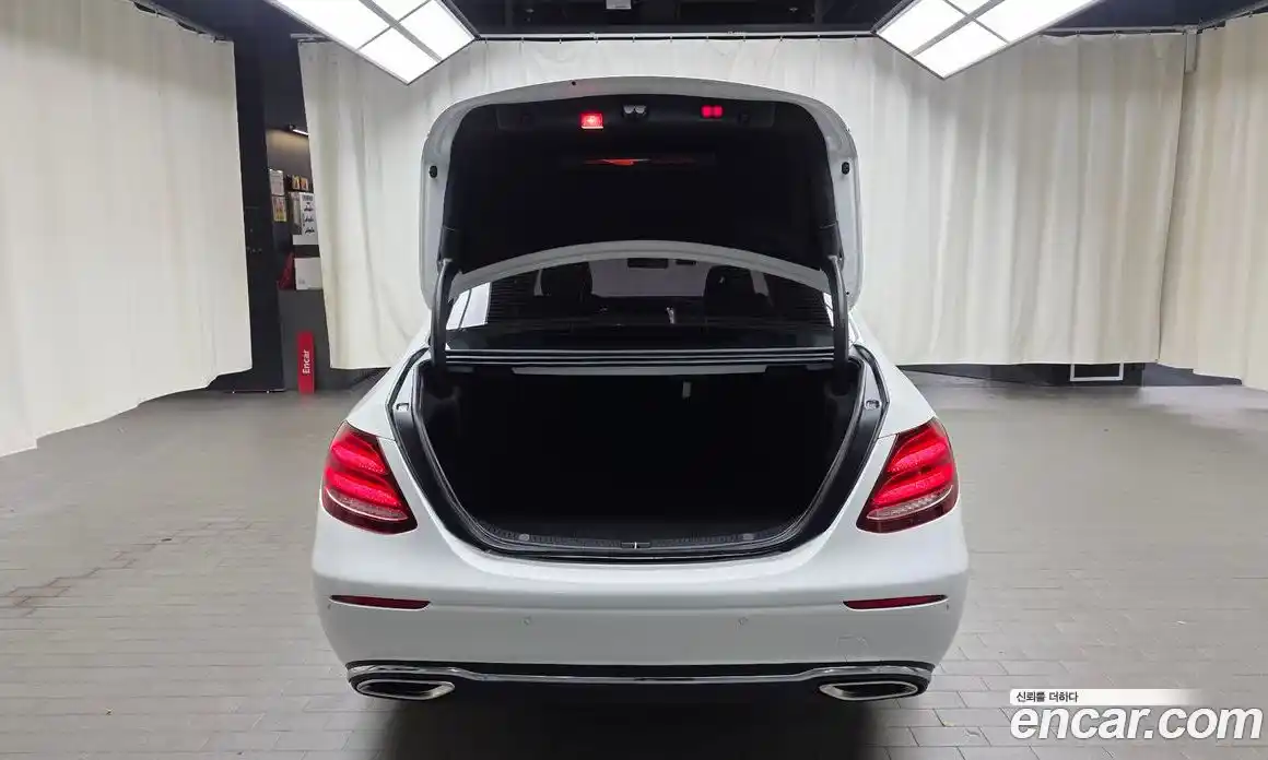 Mercedes-Benz E-Class 2017 2.0 Автомат в Москве № 212244, фото 20