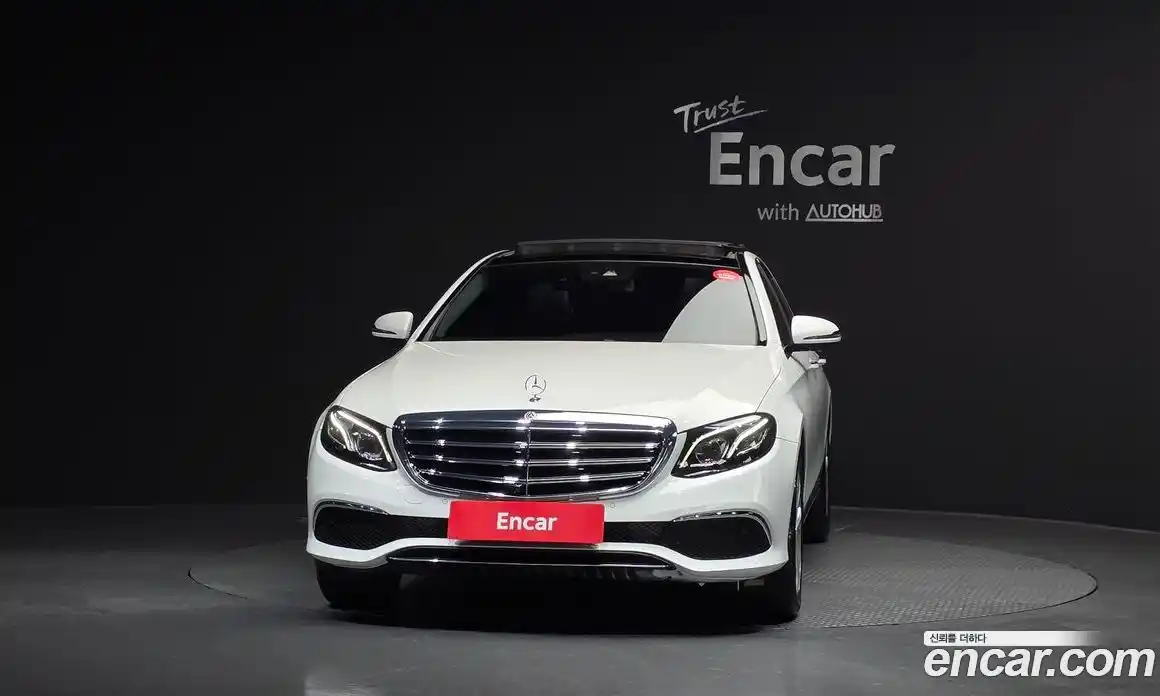 Mercedes-Benz E-Class 2017 2.0 Автомат в Москве № 212244, фото 3