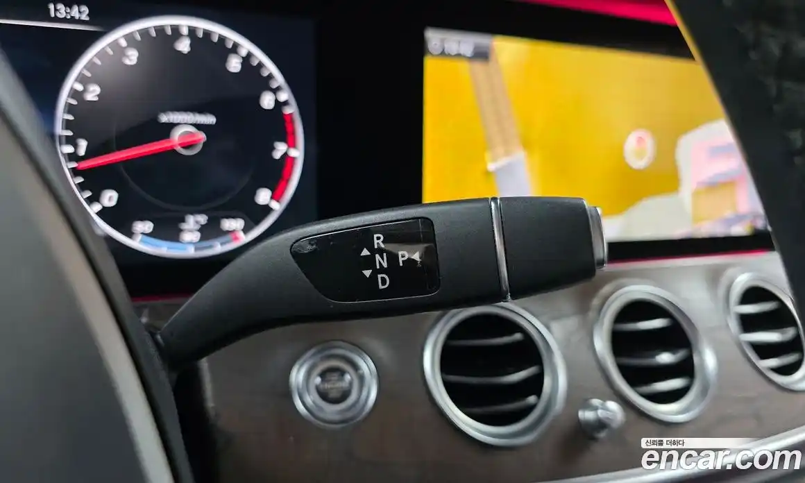 Mercedes-Benz E-Class 2017 2.0 Автомат в Москве № 212244, фото 9