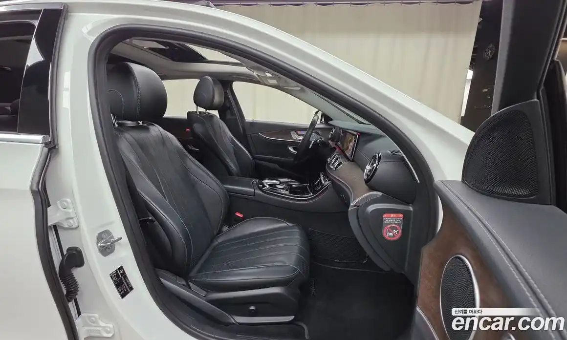 Mercedes-Benz E-Class 2017 2.0 Автомат в Москве № 212244, фото 10