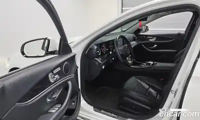 Mercedes-Benz E-Class 2017 1.9 Автомат в Москве № 212258, миниатюра 11