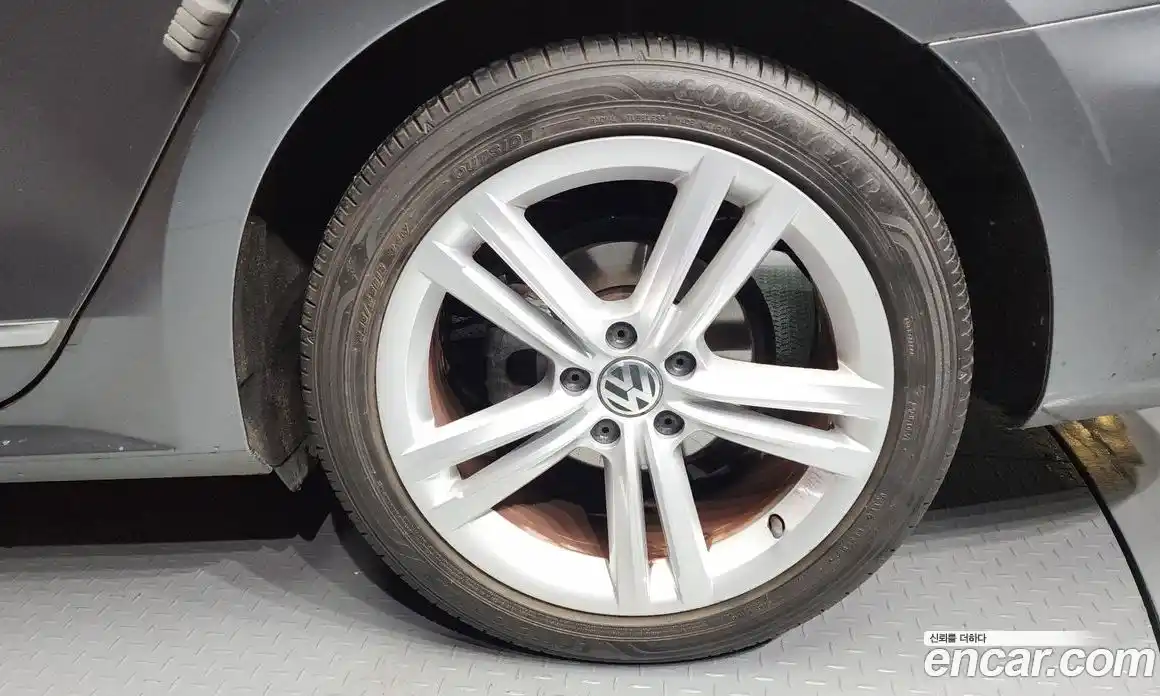 Volkswagen Passat 2014 2.0 Автомат в Москве № 215324, фото 5