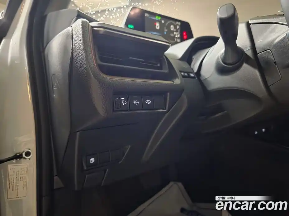 Toyota Prius 2024 2.0 Автомат в Москве № 215611, фото 13