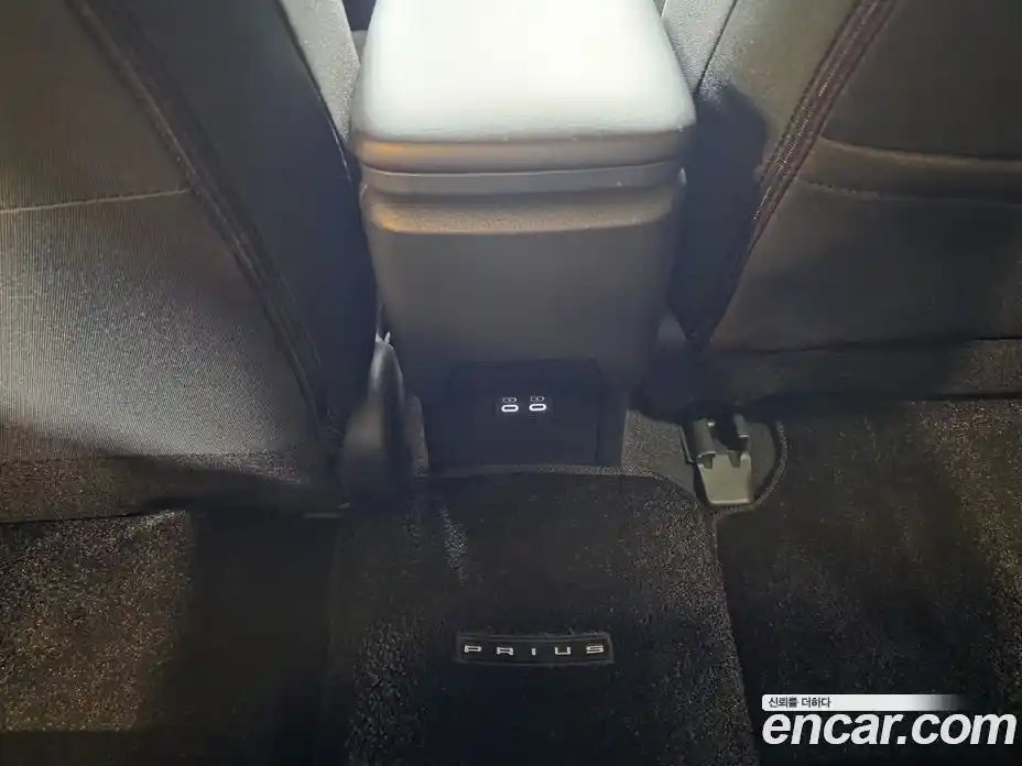 Toyota Prius 2024 2.0 Автомат в Москве № 215611, фото 17