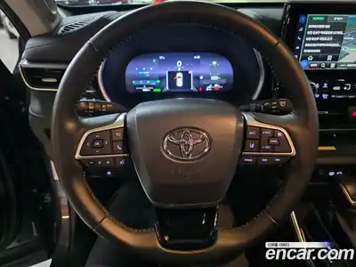 Toyota Highlander 2023 2.5 Автомат в Москве № 215616, миниатюра 11