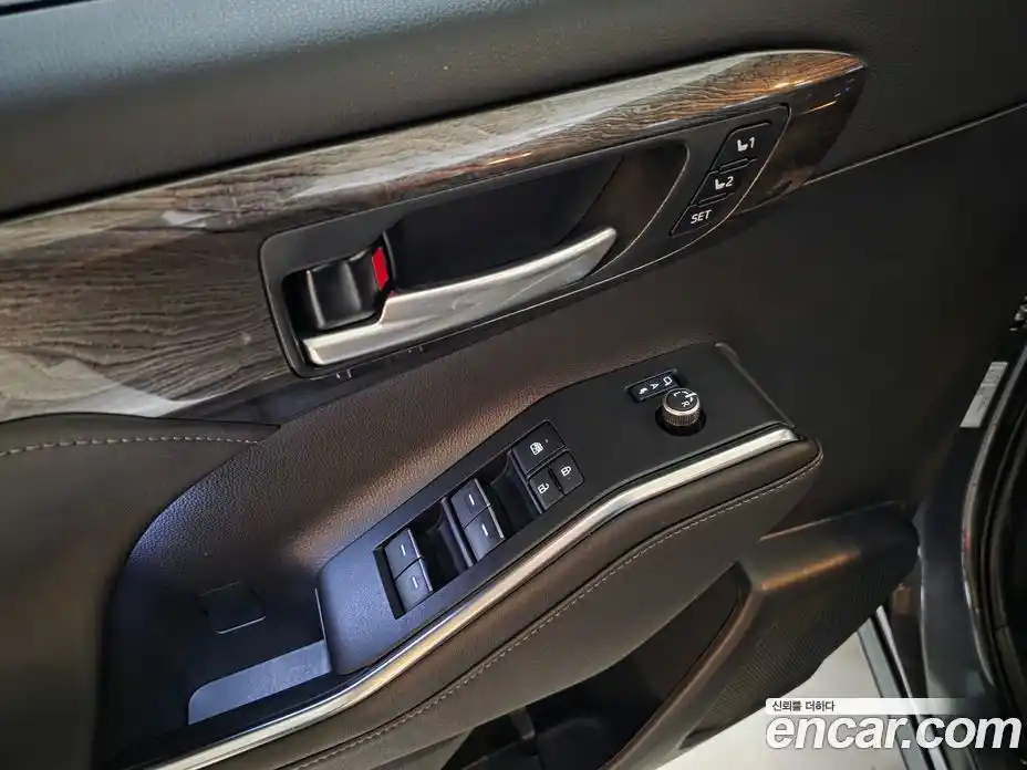 Toyota Highlander 2023 2.5 Автомат в Москве № 215616, фото 15