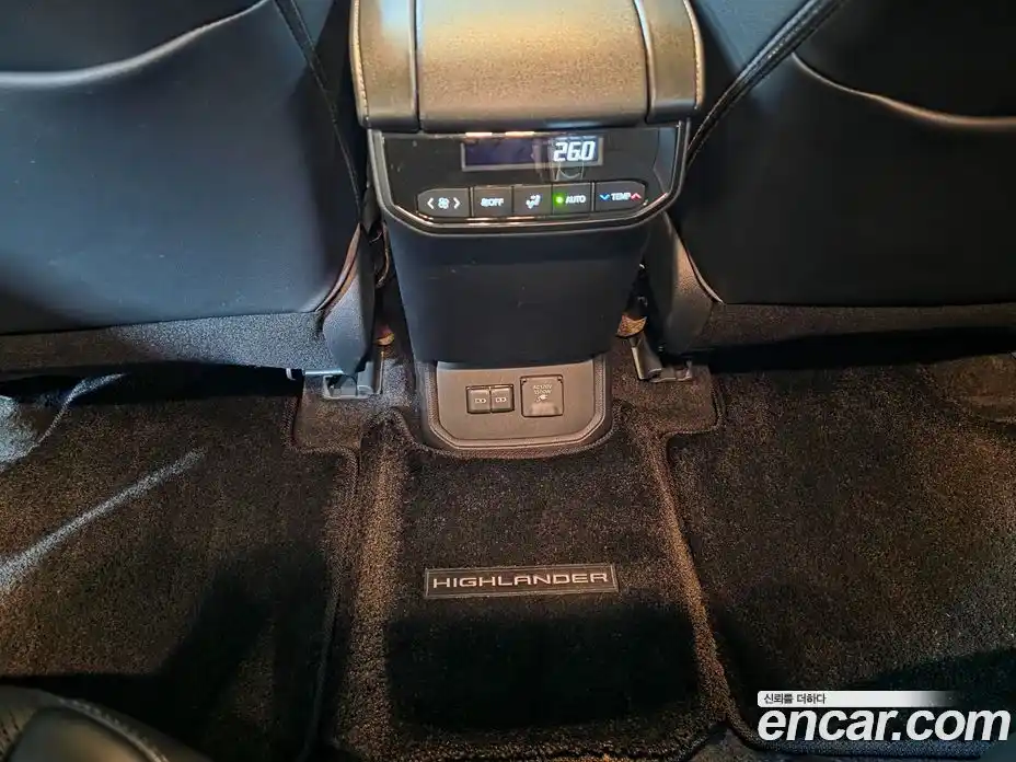 Toyota Highlander 2023 2.5 Автомат в Москве № 215616, фото 18