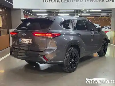 Toyota Highlander 2023 2.5 Автомат в Москве № 215616, миниатюра 2