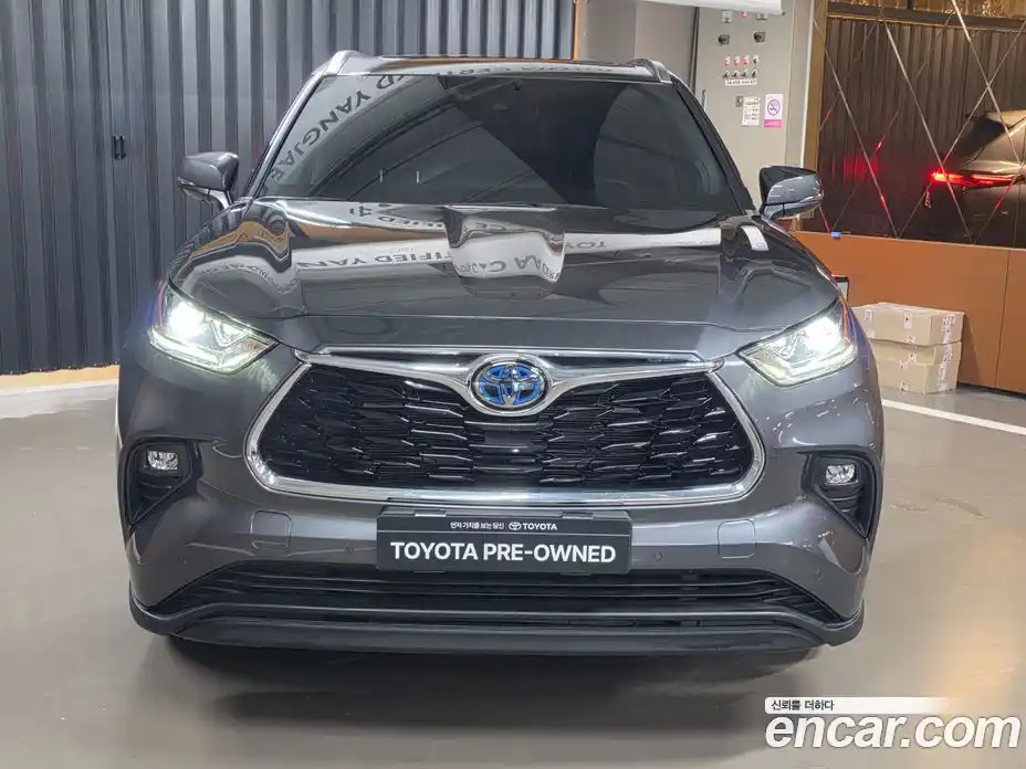 Toyota Highlander 2023 2.5 Автомат в Москве № 215616, фото 3