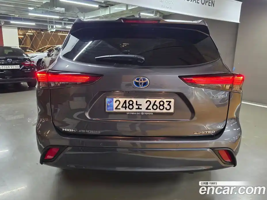 Toyota Highlander 2023 2.5 Автомат в Москве № 215616, фото 4