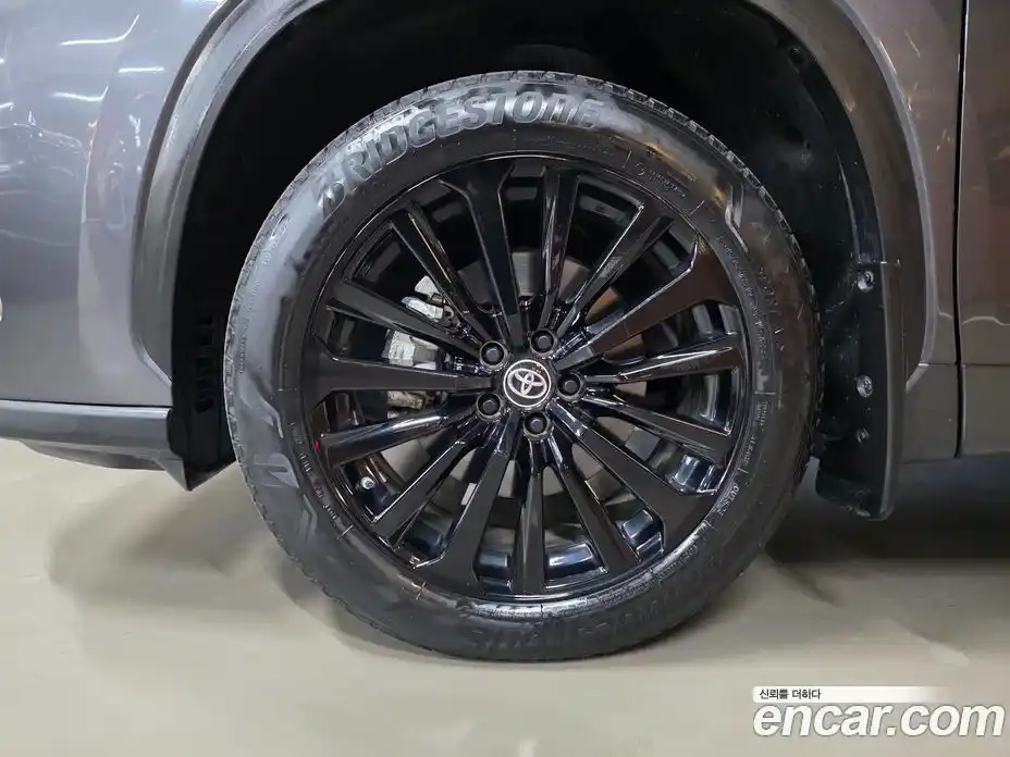 Toyota Highlander 2023 2.5 Автомат в Москве № 215616, фото 5