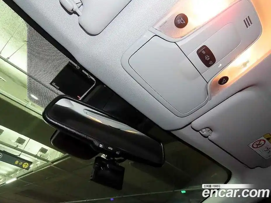 Toyota Prius 2022 1.8 Автомат в Москве № 215657, фото 16