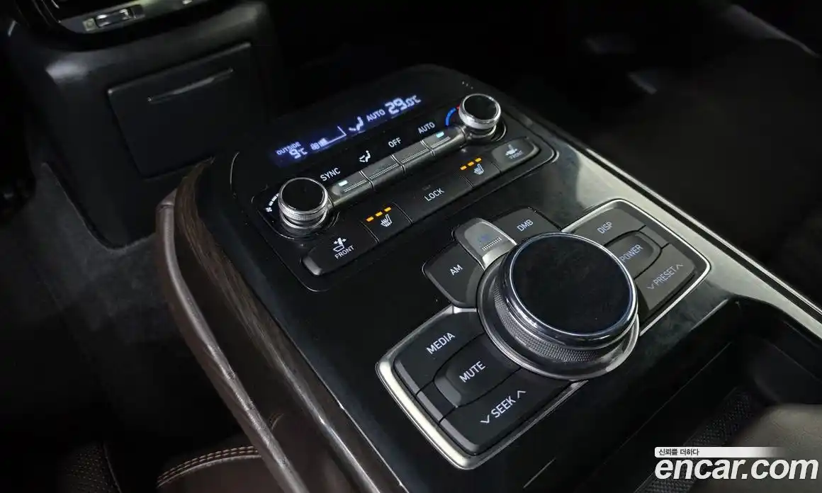 Genesis EQ900 2017 3.8 Автомат в Москве № 23265, фото 19