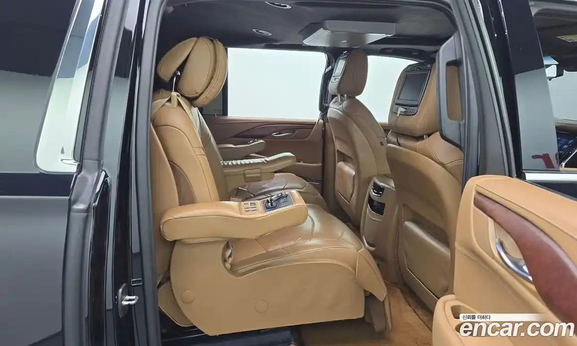 Cadillac Escalade 2017 6.2 Автомат в Москве № 256488, фото 12