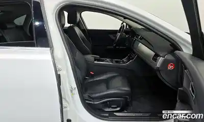 Jaguar XF 2017 2.0 Автомат в Москве № 262119, миниатюра 11
