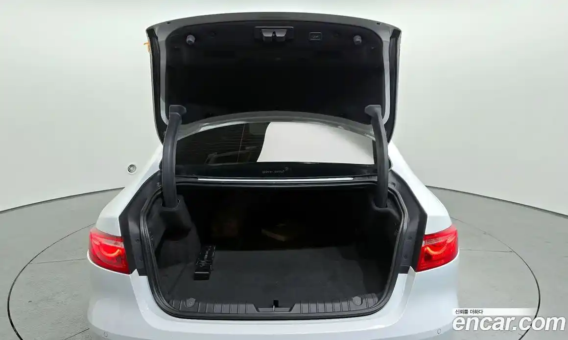 Jaguar XF 2017 2.0 Автомат в Москве № 262119, фото 20