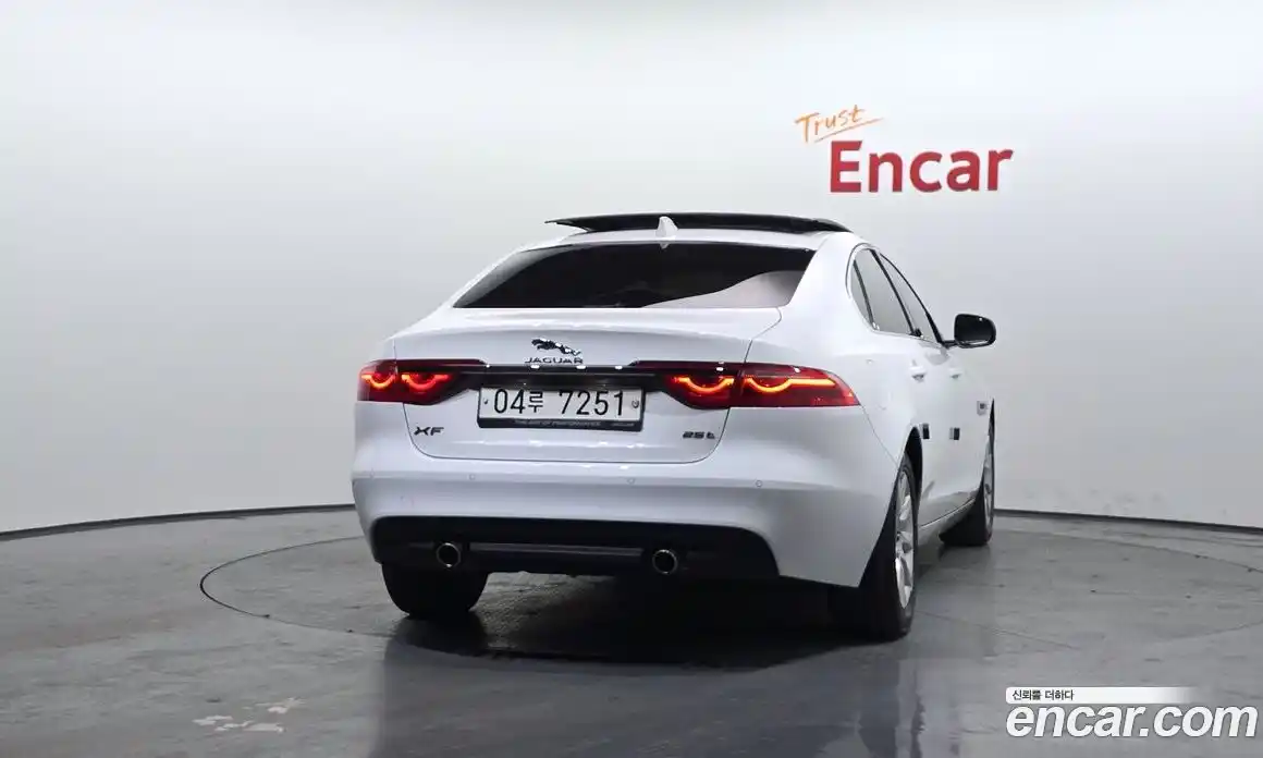 Jaguar XF 2017 2.0 Автомат в Москве № 262119, фото 4