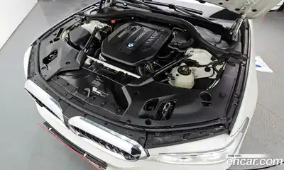 BMW 5-Series 2018 3.0 Автомат в Москве № 337246, миниатюра 6