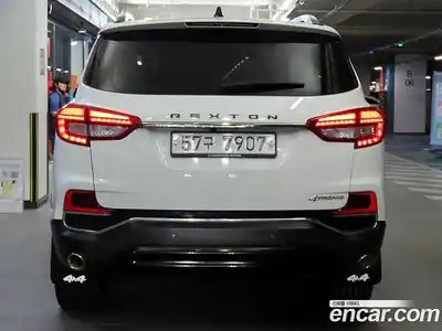 SsangYong Rexton 2018 2.2 Автомат в Москве № 369795, миниатюра 4