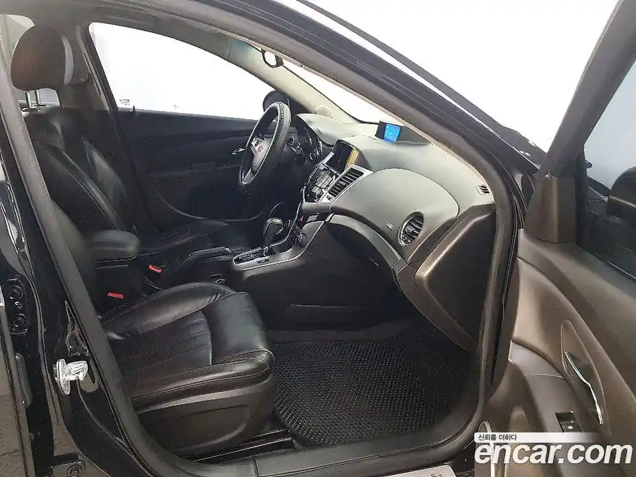 Chevrolet Cruze 2011 1.8 Автомат в Москве № 38659, фото 15