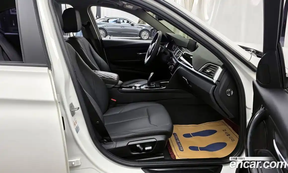 BMW 3-Series 2018 2.0 Автомат в Москве № 388402, фото 11