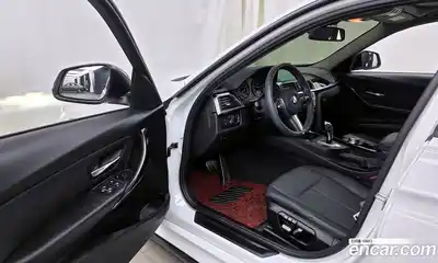 BMW 3-Series 2018 2.0 Автомат в Москве № 388402, миниатюра 10