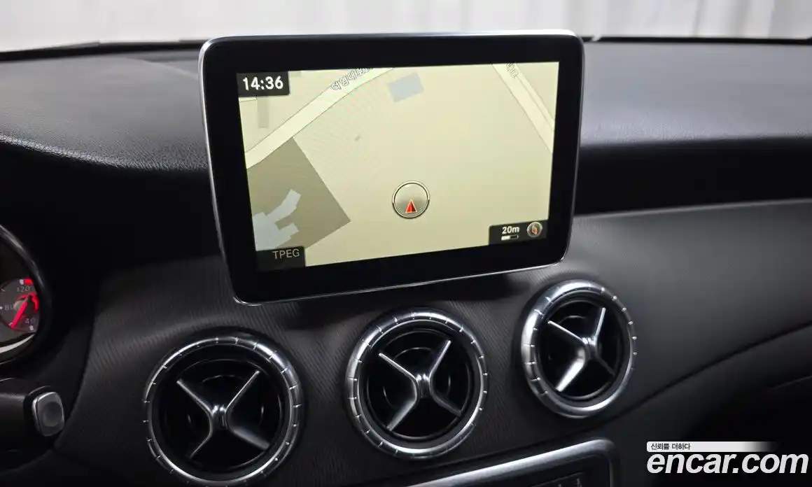 Mercedes-Benz CLA-Class 2015 2.1 Автомат в Москве № 391016, фото 14