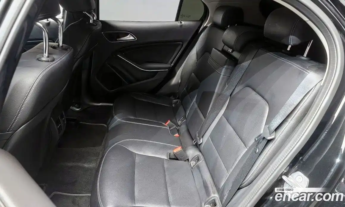 Mercedes-Benz GLA-Class 2019 2.0 Автомат в Москве № 391033, фото 12