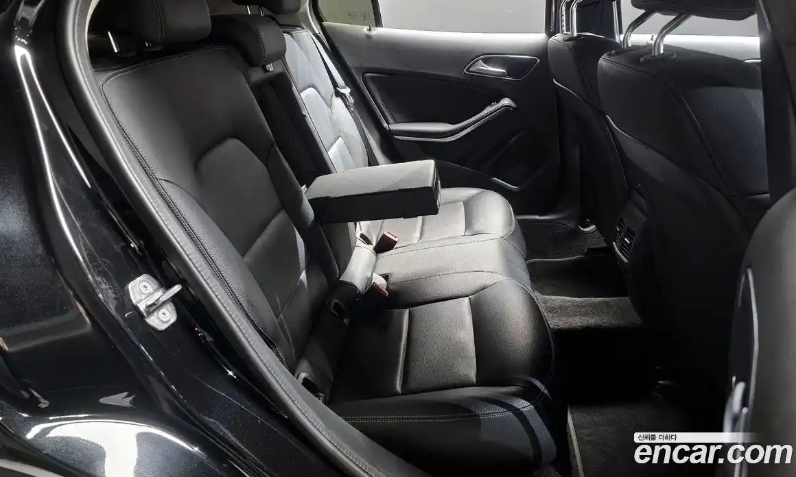 Mercedes-Benz GLA-Class 2019 2.0 Автомат в Москве № 391033, фото 13