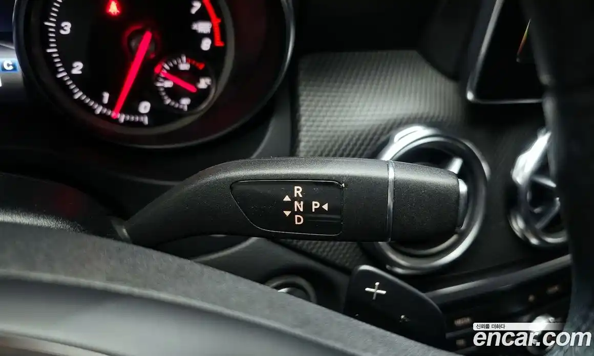 Mercedes-Benz GLA-Class 2019 2.0 Автомат в Москве № 391033, фото 9