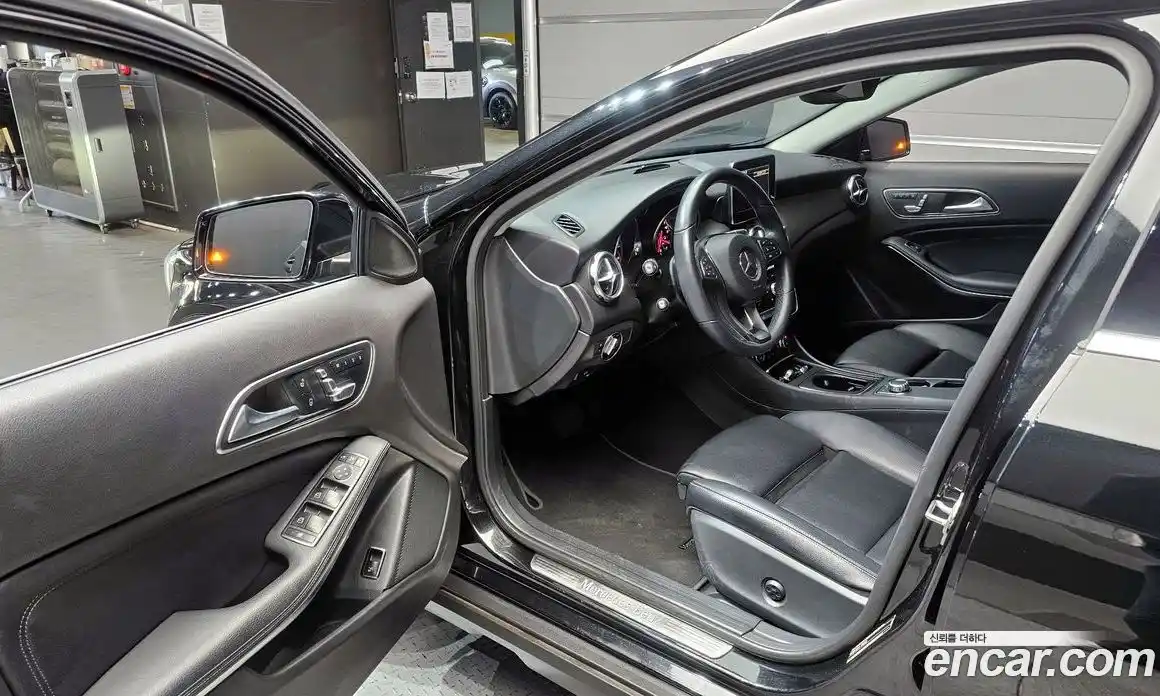 Mercedes-Benz GLA-Class 2019 2.0 Автомат в Москве № 391033, фото 10