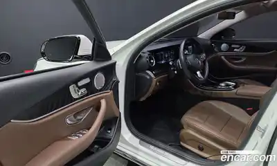 Mercedes-Benz E-Class 2018 2.0 Автомат в Москве № 468176, миниатюра 11