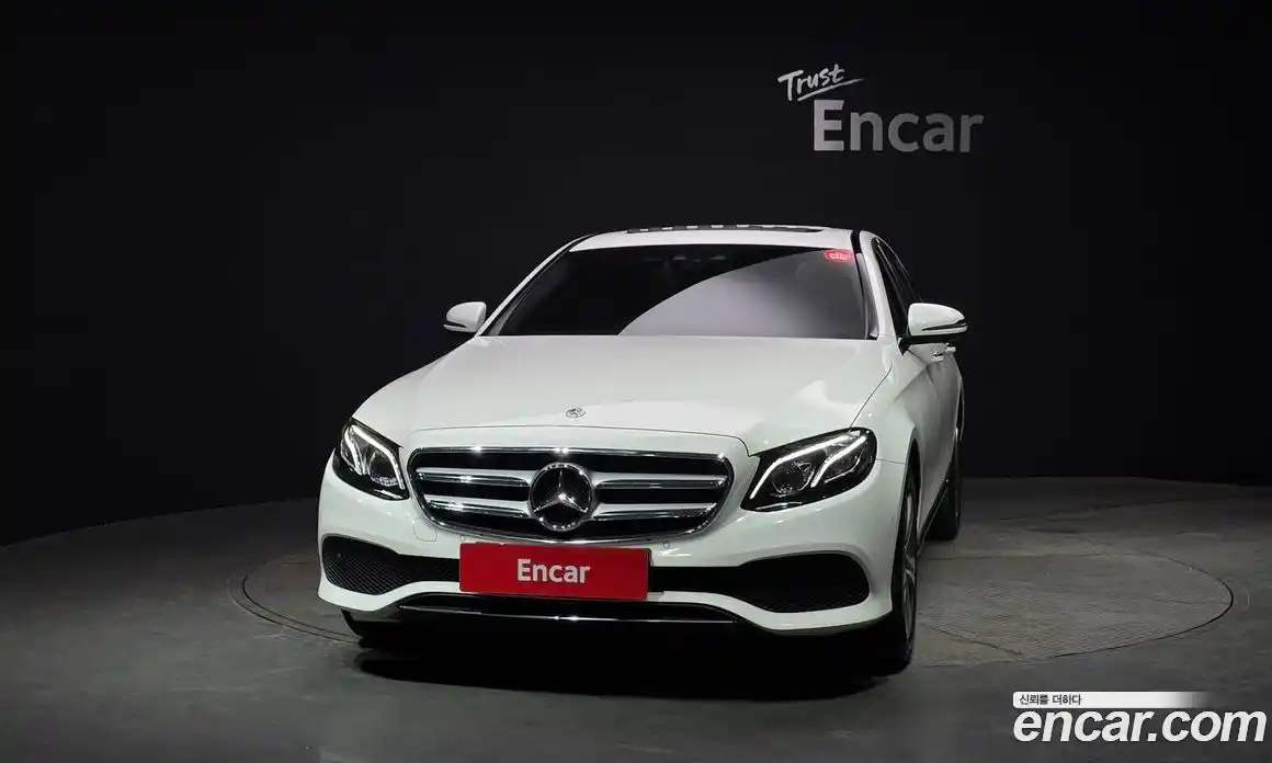 Mercedes-Benz E-Class 2018 2.0 Автомат в Москве № 468176, фото 3