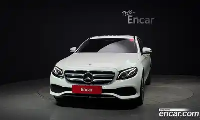 Mercedes-Benz E-Class 2018 2.0 Автомат в Москве № 468176, миниатюра 3