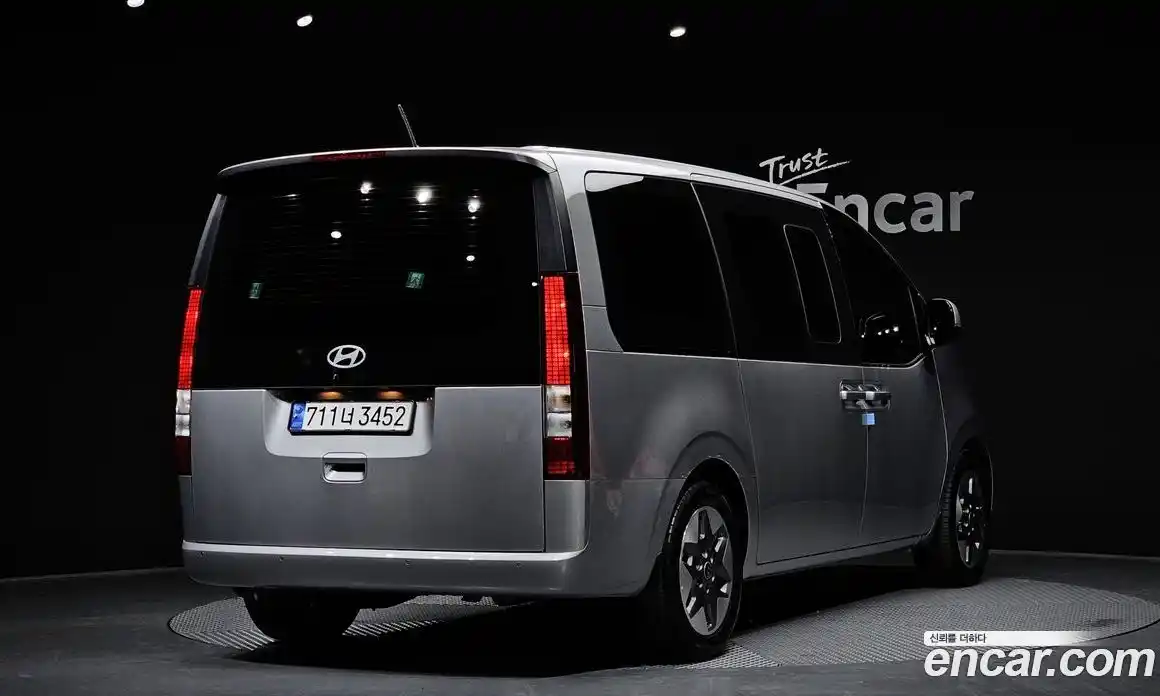 Hyundai Staria 2025 2.2 Автомат в Москве № 47554, фото 2