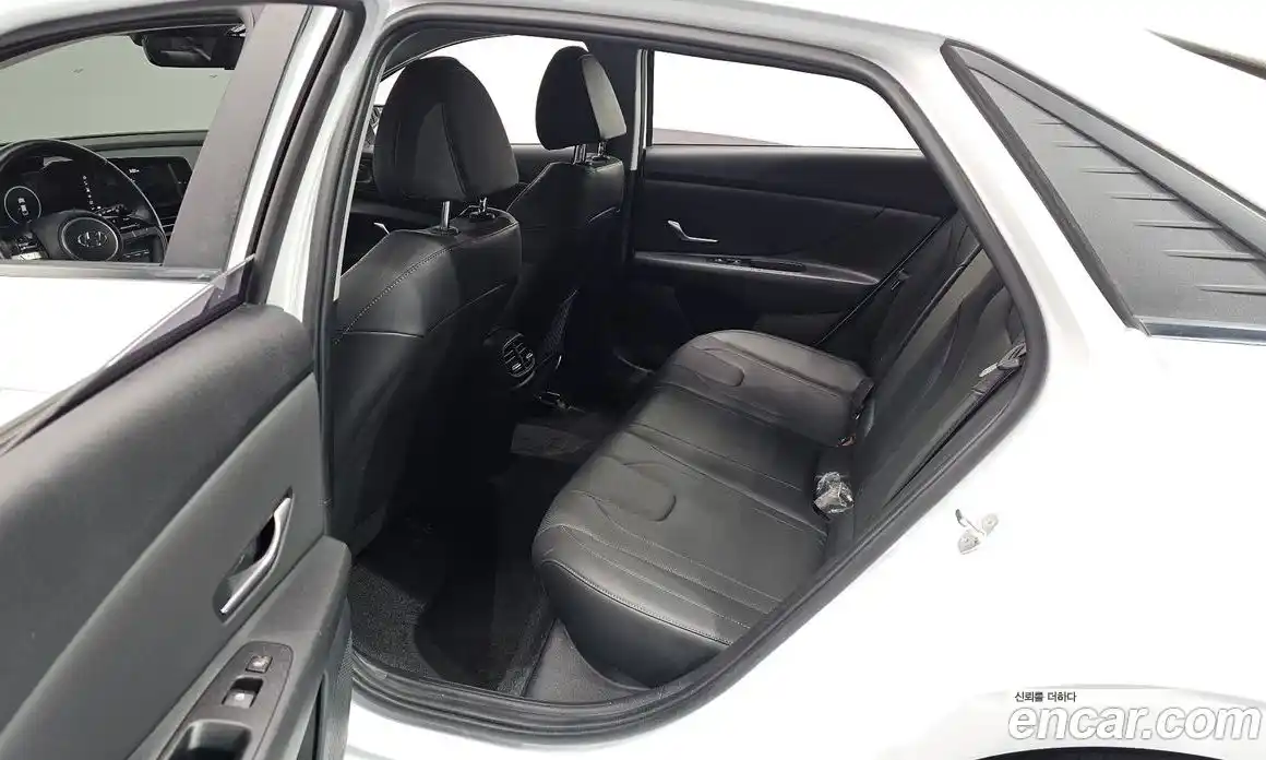 Hyundai Avante 2023 1.6 Автомат в Москве № 49473, фото 18